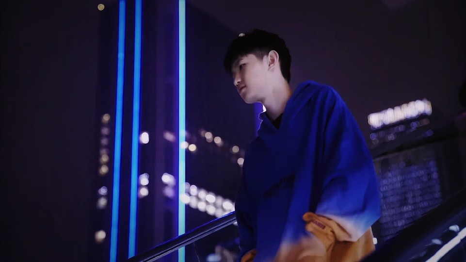 略看似保守